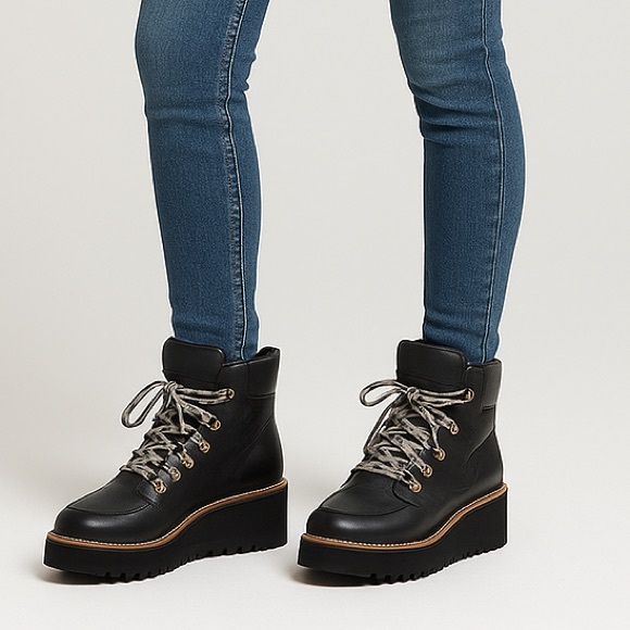 Cole Haan Grand Explore Waterproof Ankle Wedge
Hiker Boots Women Size 6.5B - Picture 1 of 16